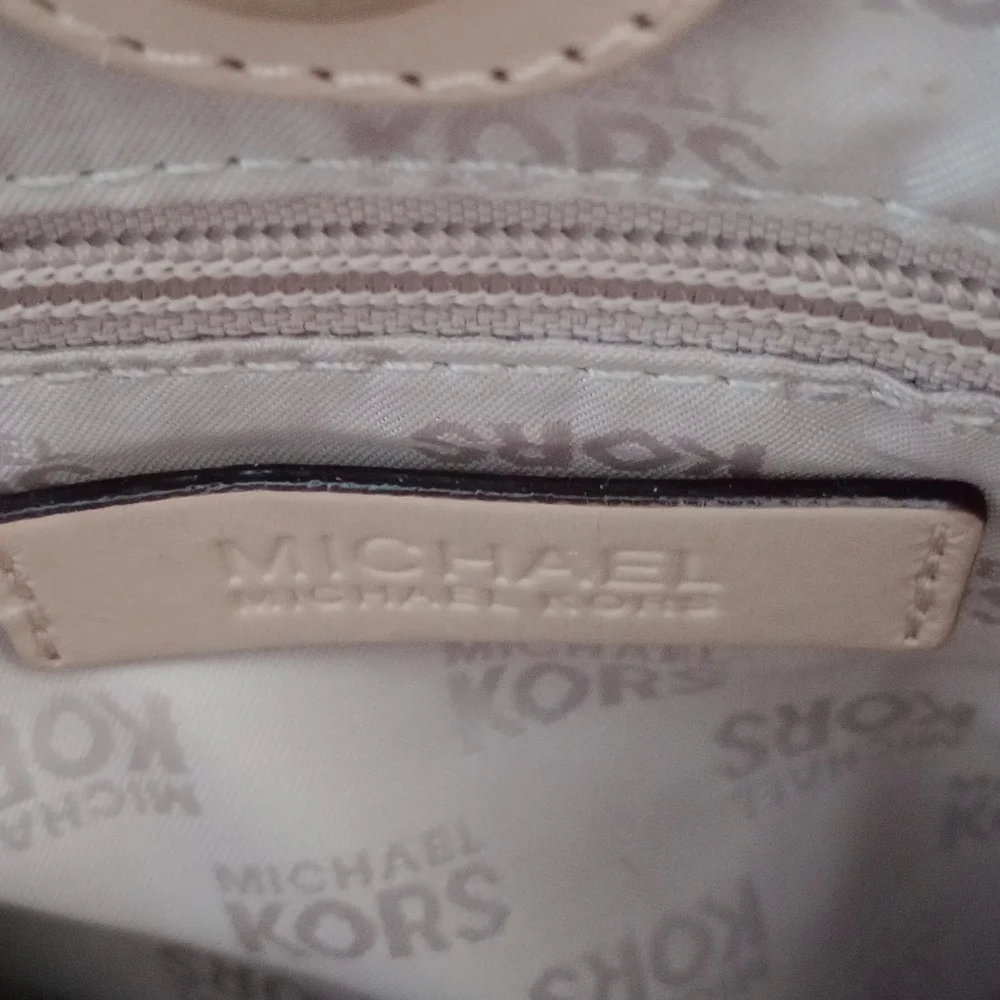 Michael Kors Cross Body Bag - Picture 5 of 10